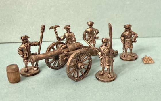 24 pounder cannon with crew